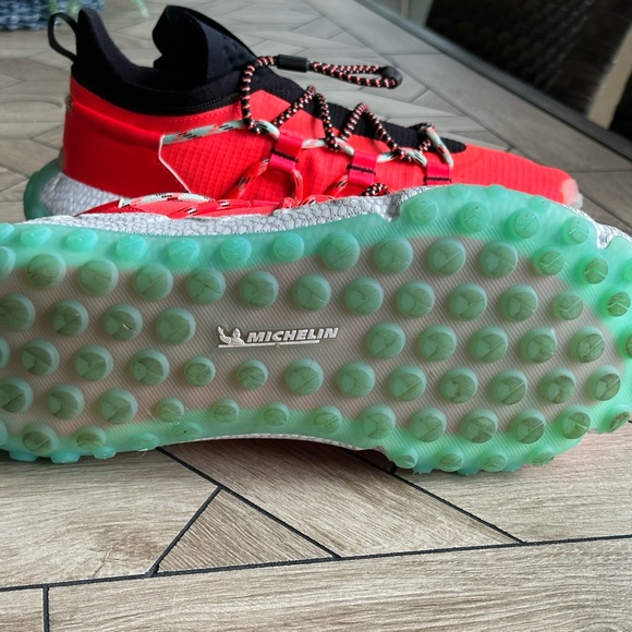 Under Armour Hovr Fat Tire Neon Red and Black Athletic Shoes - Picture 13 of 15